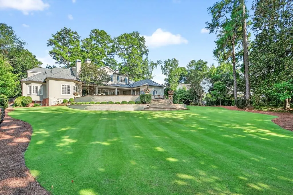 Magnificent backyard for play or outdoor entertaining