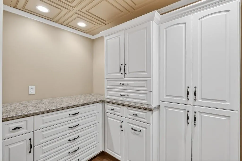 Wrapping Room & extra storage
