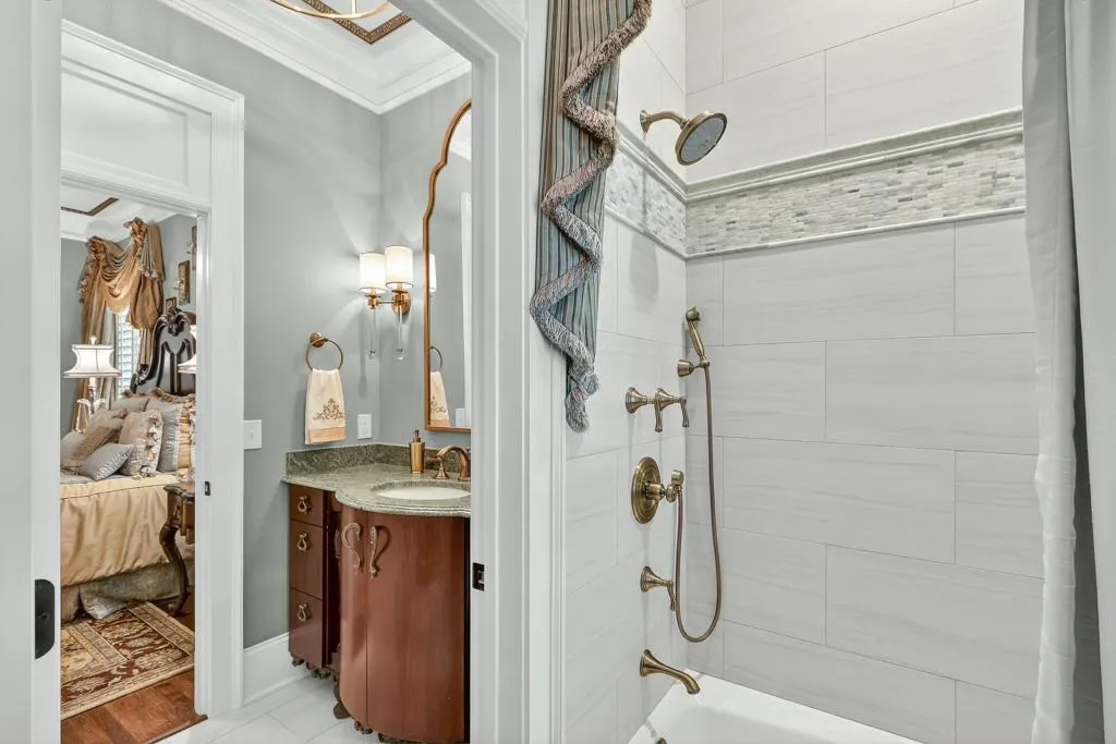 Guest Shower