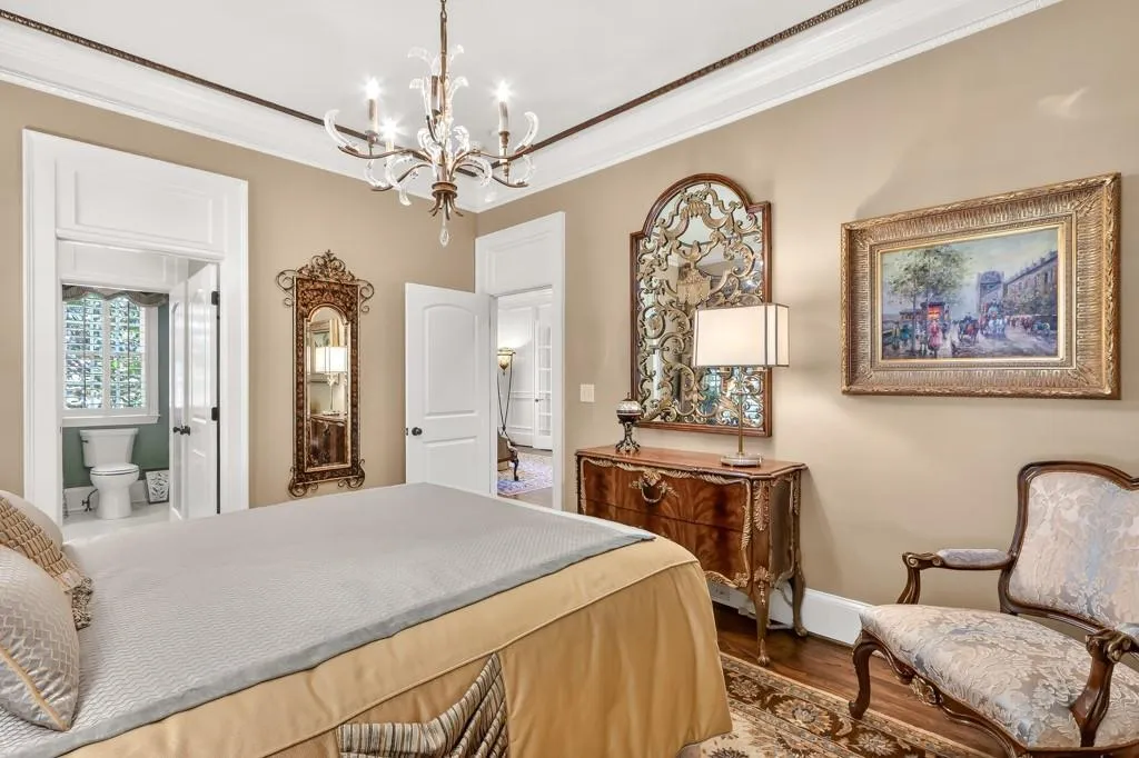 Guest room on the main level