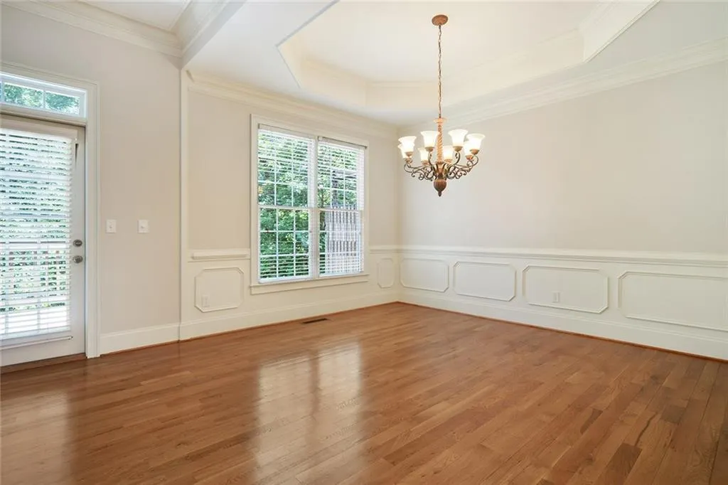 5492 Glenridge Drive Unit 536, Atlanta, Georgia 30342, 4 Bedrooms Bedrooms, ,3 BathroomsBathrooms,Residential,Sold,5492 Glenridge Drive Unit 536,6120056