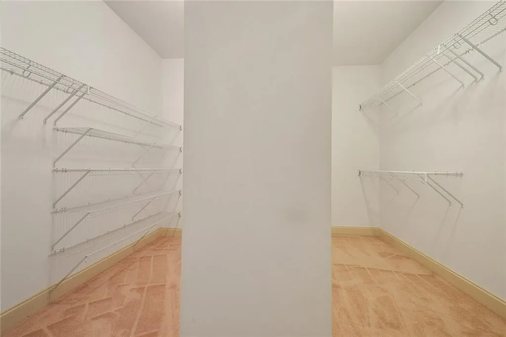 5492 Glenridge Drive Unit 536, Atlanta, Georgia 30342, 4 Bedrooms Bedrooms, ,3 BathroomsBathrooms,Residential,Sold,5492 Glenridge Drive Unit 536,6120056