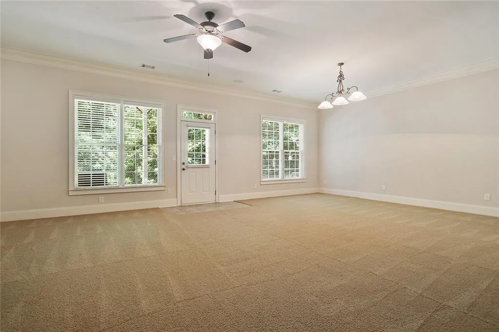 5492 Glenridge Drive Unit 536, Atlanta, Georgia 30342, 4 Bedrooms Bedrooms, ,3 BathroomsBathrooms,Residential,Sold,5492 Glenridge Drive Unit 536,6120056