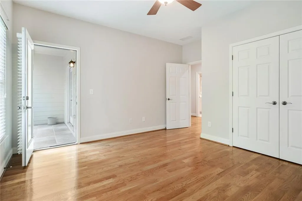 5492 Glenridge Drive Unit 536, Atlanta, Georgia 30342, 4 Bedrooms Bedrooms, ,3 BathroomsBathrooms,Residential,Sold,5492 Glenridge Drive Unit 536,6120056