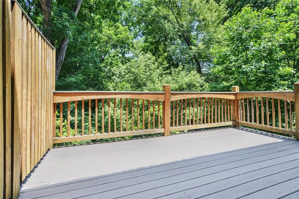 5492 Glenridge Drive Unit 536, Atlanta, Georgia 30342, 4 Bedrooms Bedrooms, ,3 BathroomsBathrooms,Residential,Sold,5492 Glenridge Drive Unit 536,6120056