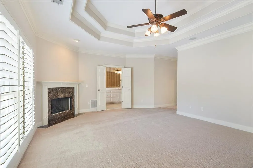 5492 Glenridge Drive Unit 536, Atlanta, Georgia 30342, 4 Bedrooms Bedrooms, ,3 BathroomsBathrooms,Residential,Sold,5492 Glenridge Drive Unit 536,6120056