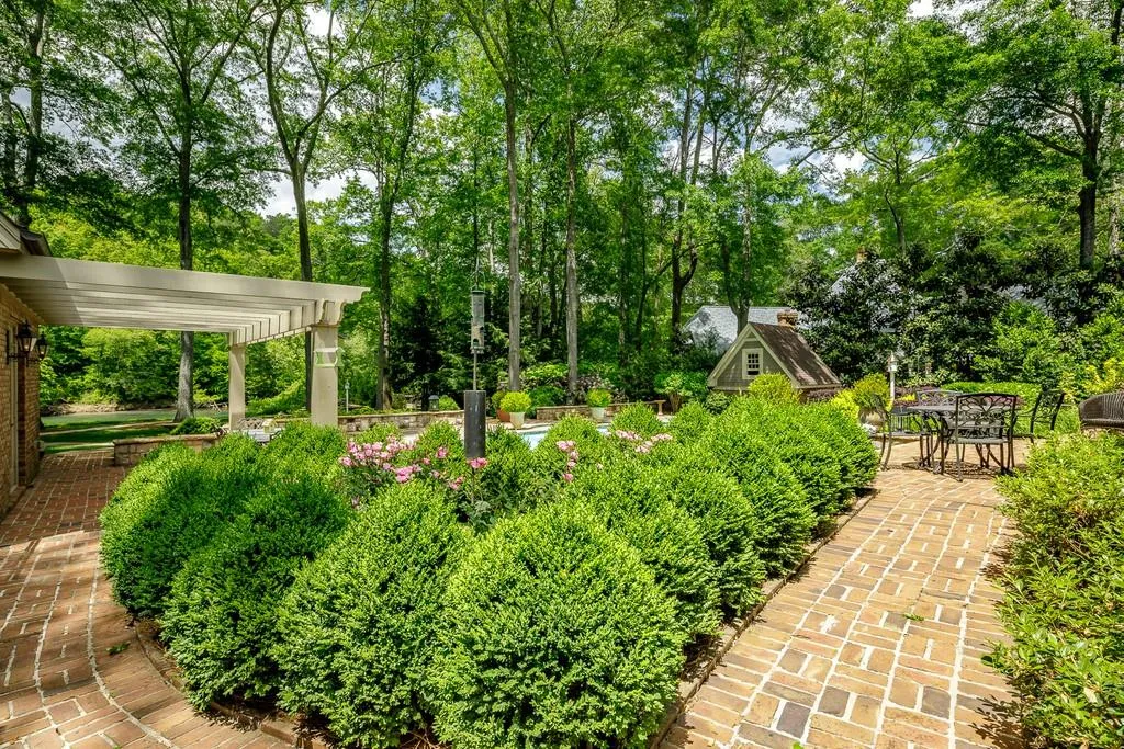 1766 Brandon Hall Drive, Sandy Springs, Georgia 30350, 5 Bedrooms Bedrooms, ,4 BathroomsBathrooms,Residential,Sold,1766 Brandon Hall Drive,6721665