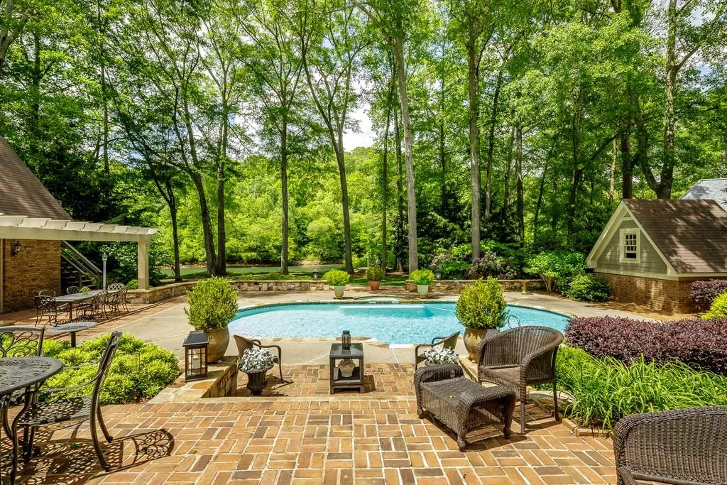 1766 Brandon Hall Drive, Sandy Springs, Georgia 30350, 5 Bedrooms Bedrooms, ,4 BathroomsBathrooms,Residential,Sold,1766 Brandon Hall Drive,6721665