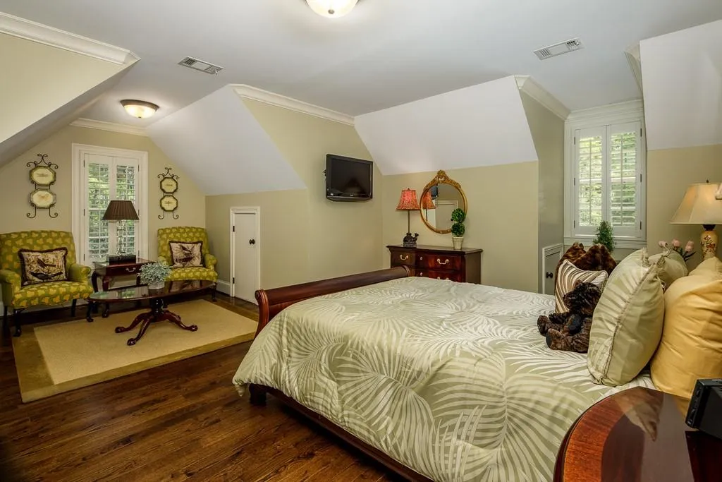 1766 Brandon Hall Drive, Sandy Springs, Georgia 30350, 5 Bedrooms Bedrooms, ,4 BathroomsBathrooms,Residential,Sold,1766 Brandon Hall Drive,6721665