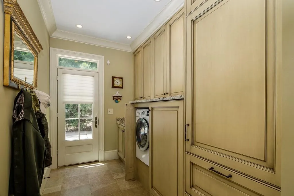 1766 Brandon Hall Drive, Sandy Springs, Georgia 30350, 5 Bedrooms Bedrooms, ,4 BathroomsBathrooms,Residential,Sold,1766 Brandon Hall Drive,6721665