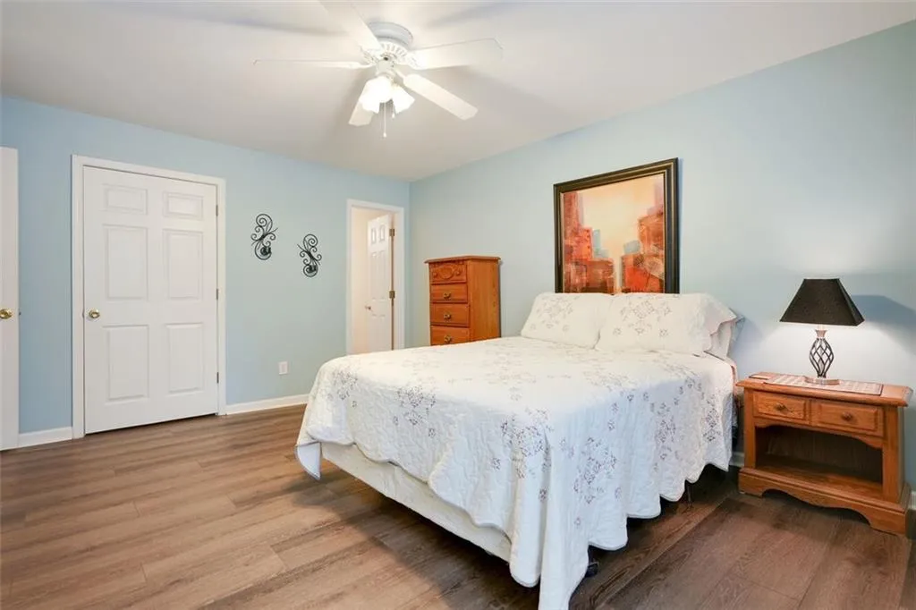 204 Brighton Point, Atlanta, Georgia 30328, 2 Bedrooms Bedrooms, ,2 BathroomsBathrooms,Residential,Sold,204 Brighton Point,6922035