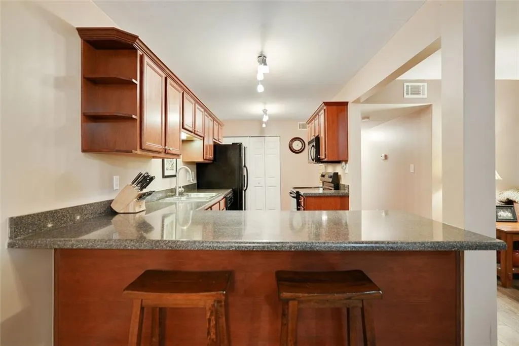 204 Brighton Point, Atlanta, Georgia 30328, 2 Bedrooms Bedrooms, ,2 BathroomsBathrooms,Residential,Sold,204 Brighton Point,6922035