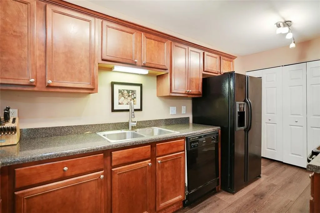 204 Brighton Point, Atlanta, Georgia 30328, 2 Bedrooms Bedrooms, ,2 BathroomsBathrooms,Residential,Sold,204 Brighton Point,6922035