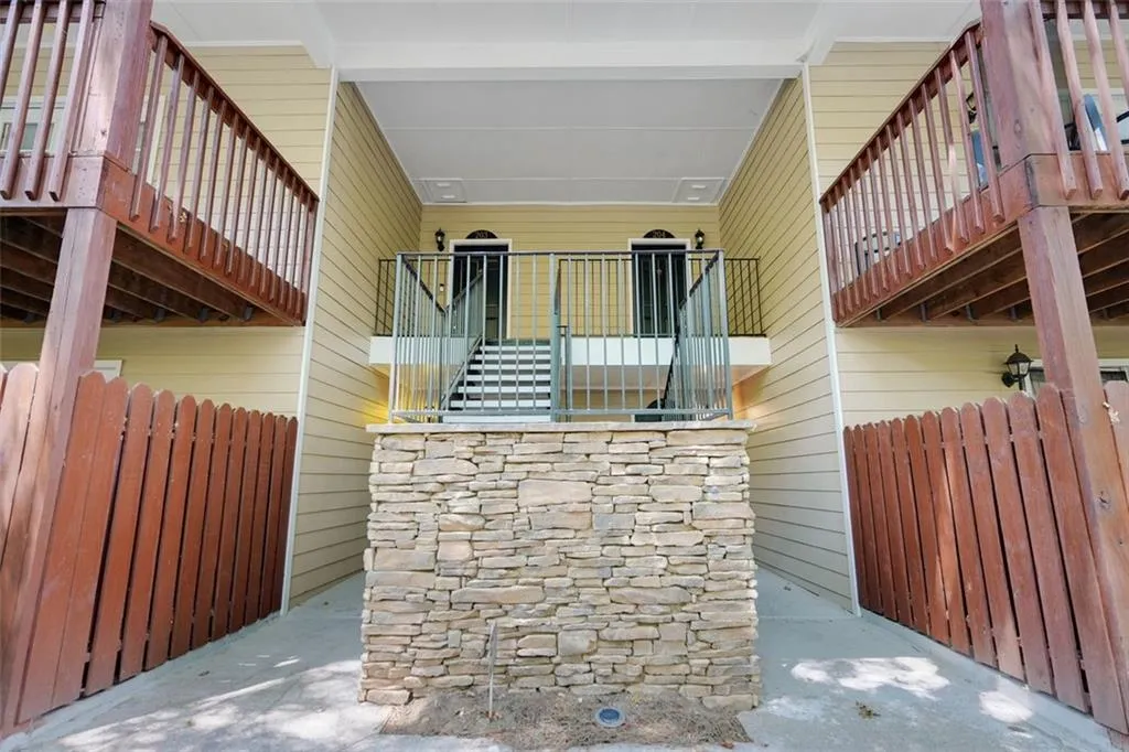 204 Brighton Point, Atlanta, Georgia 30328, 2 Bedrooms Bedrooms, ,2 BathroomsBathrooms,Residential,Sold,204 Brighton Point,6922035