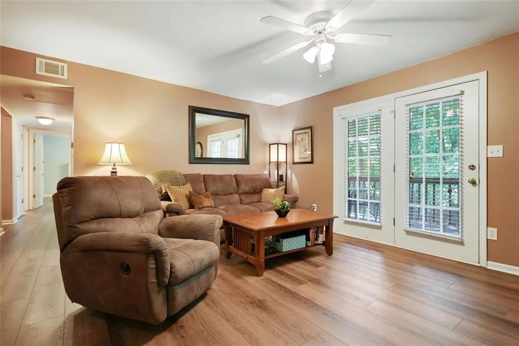 204 Brighton Point, Atlanta, Georgia 30328, 2 Bedrooms Bedrooms, ,2 BathroomsBathrooms,Residential,Sold,204 Brighton Point,6922035