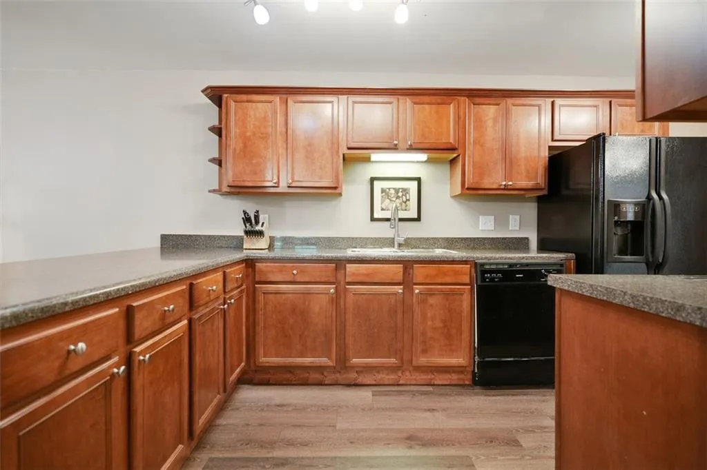 204 Brighton Point, Atlanta, Georgia 30328, 2 Bedrooms Bedrooms, ,2 BathroomsBathrooms,Residential,Sold,204 Brighton Point,6922035