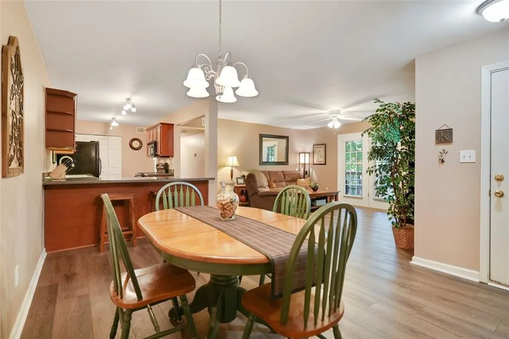 204 Brighton Point, Atlanta, Georgia 30328, 2 Bedrooms Bedrooms, ,2 BathroomsBathrooms,Residential,Sold,204 Brighton Point,6922035