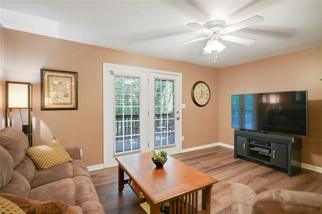 204 Brighton Point, Atlanta, Georgia 30328, 2 Bedrooms Bedrooms, ,2 BathroomsBathrooms,Residential,Sold,204 Brighton Point,6922035