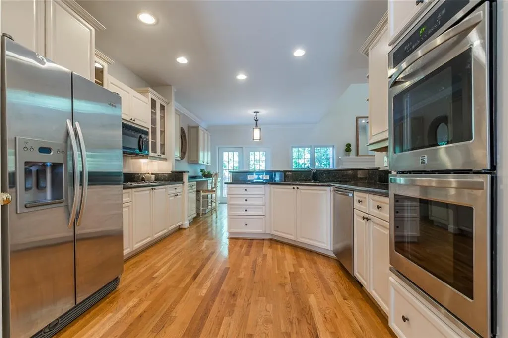 109 Brickstone Drive, Atlanta, Georgia 30339, 5 Bedrooms Bedrooms, ,3 BathroomsBathrooms,Residential,Sold,109 Brickstone Drive,6596866