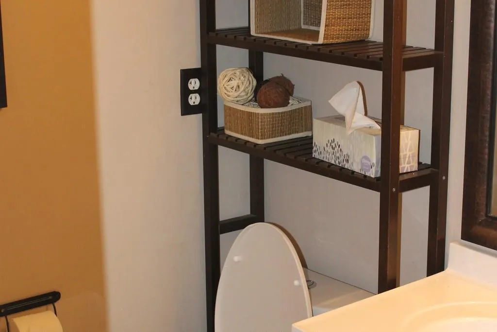 7750 Roswell Rd Road Unit 10a, Sandy Springs, Georgia 30350, 2 Bedrooms Bedrooms, ,1 BathroomBathrooms,Residential,Sold,7750 Roswell Rd Road Unit 10a,6869443