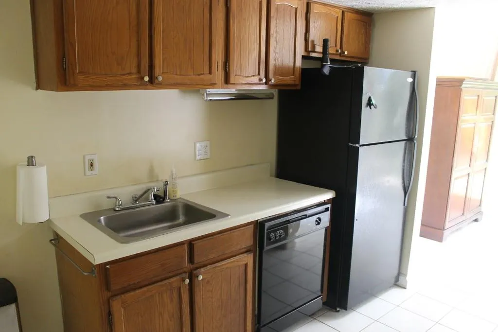 7750 Roswell Rd Road Unit 10a, Sandy Springs, Georgia 30350, 2 Bedrooms Bedrooms, ,1 BathroomBathrooms,Residential,Sold,7750 Roswell Rd Road Unit 10a,6869443