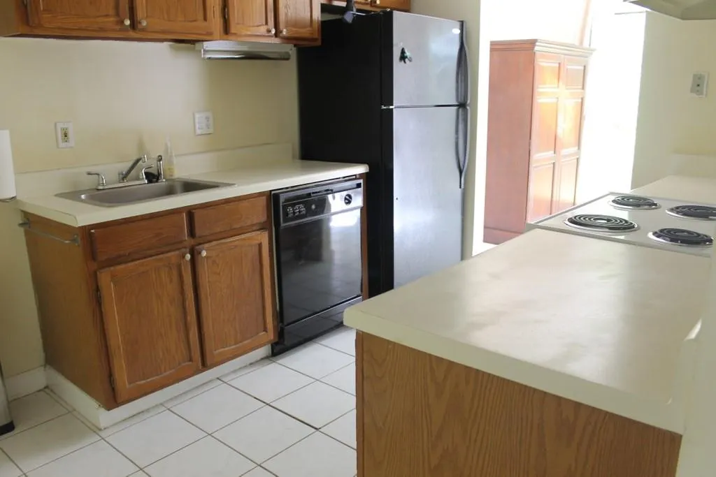 7750 Roswell Rd Road Unit 10a, Sandy Springs, Georgia 30350, 2 Bedrooms Bedrooms, ,1 BathroomBathrooms,Residential,Sold,7750 Roswell Rd Road Unit 10a,6869443