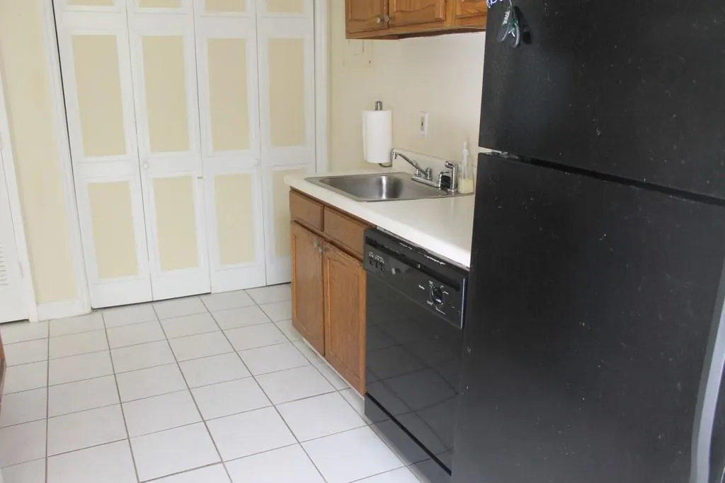 7750 Roswell Rd Road Unit 10a, Sandy Springs, Georgia 30350, 2 Bedrooms Bedrooms, ,1 BathroomBathrooms,Residential,Sold,7750 Roswell Rd Road Unit 10a,6869443