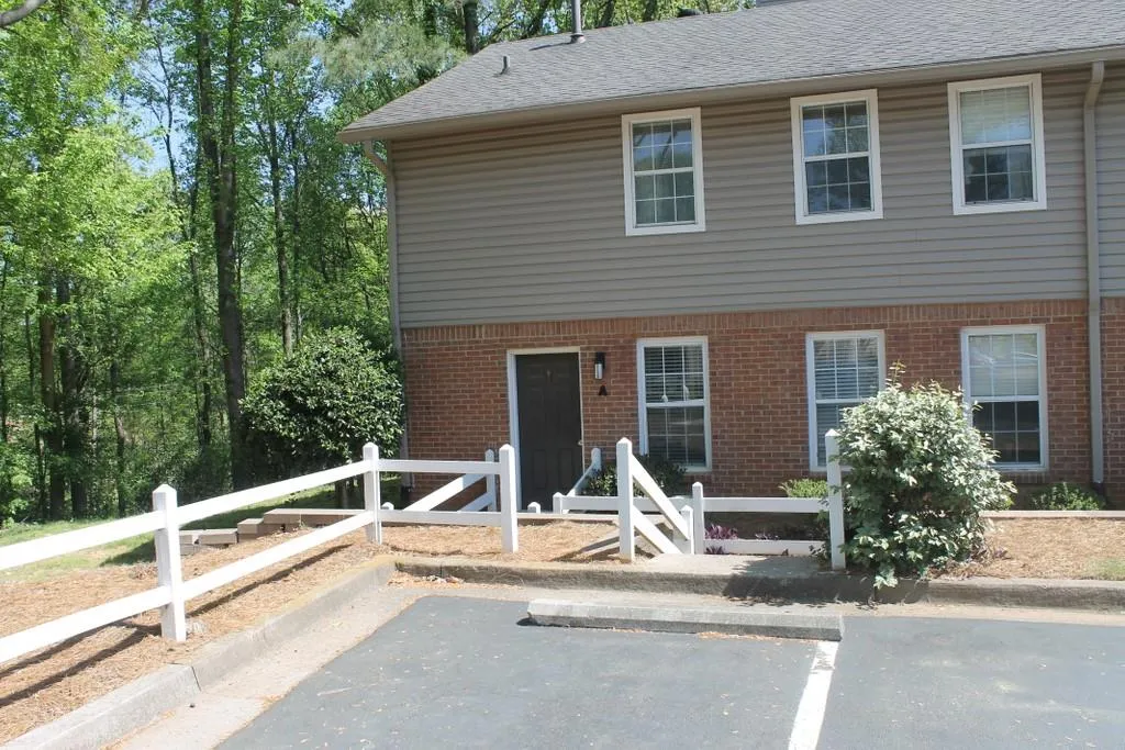 7750 Roswell Rd Road Unit 10a, Sandy Springs, Georgia 30350, 2 Bedrooms Bedrooms, ,1 BathroomBathrooms,Residential,Sold,7750 Roswell Rd Road Unit 10a,6869443