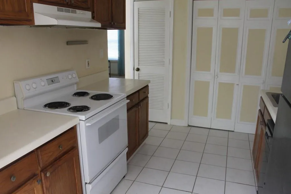 7750 Roswell Rd Road Unit 10a, Sandy Springs, Georgia 30350, 2 Bedrooms Bedrooms, ,1 BathroomBathrooms,Residential,Sold,7750 Roswell Rd Road Unit 10a,6869443