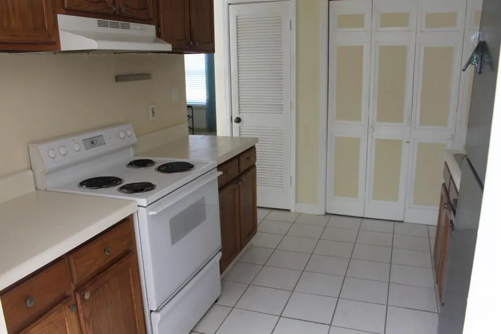 7750 Roswell Rd Road Unit 10a, Sandy Springs, Georgia 30350, 2 Bedrooms Bedrooms, ,1 BathroomBathrooms,Residential,Sold,7750 Roswell Rd Road Unit 10a,6869443