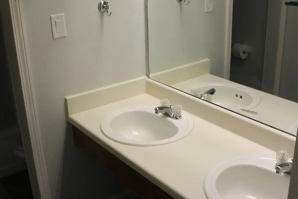 7750 Roswell Rd Road Unit 10a, Sandy Springs, Georgia 30350, 2 Bedrooms Bedrooms, ,1 BathroomBathrooms,Residential,Sold,7750 Roswell Rd Road Unit 10a,6869443