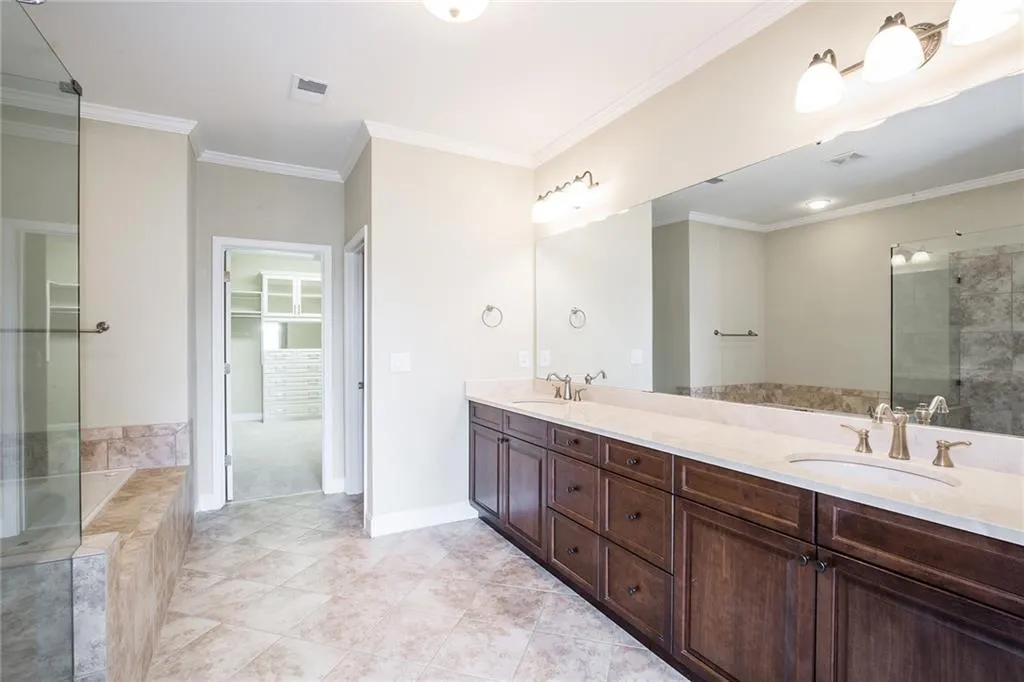 657 Lockton Place, Sandy Springs, Georgia 30342, 3 Bedrooms Bedrooms, ,3 BathroomsBathrooms,Residential,Sold,657 Lockton Place,6893973