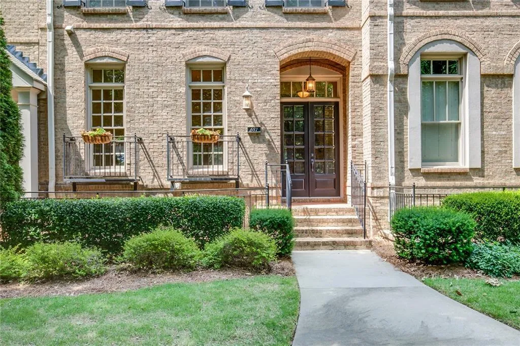 657 Lockton Place, Sandy Springs, Georgia 30342, 3 Bedrooms Bedrooms, ,3 BathroomsBathrooms,Residential,Sold,657 Lockton Place,6893973