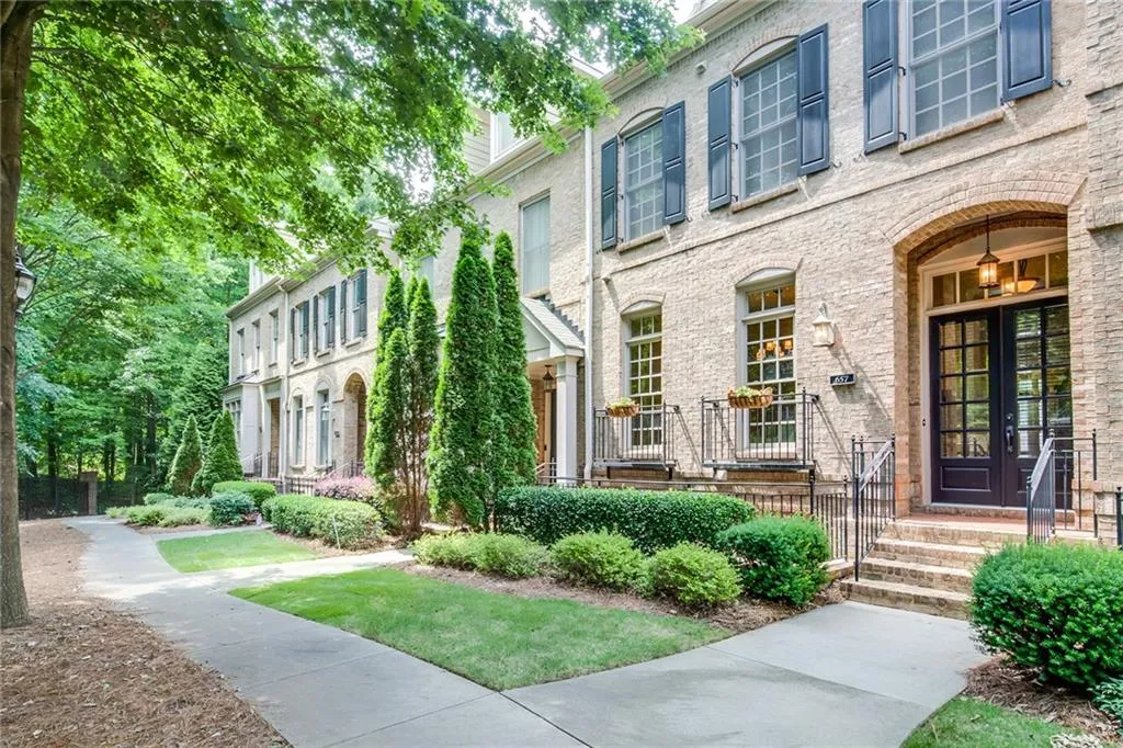 657 Lockton Place, Sandy Springs, Georgia 30342, 3 Bedrooms Bedrooms, ,3 BathroomsBathrooms,Residential,Sold,657 Lockton Place,6893973