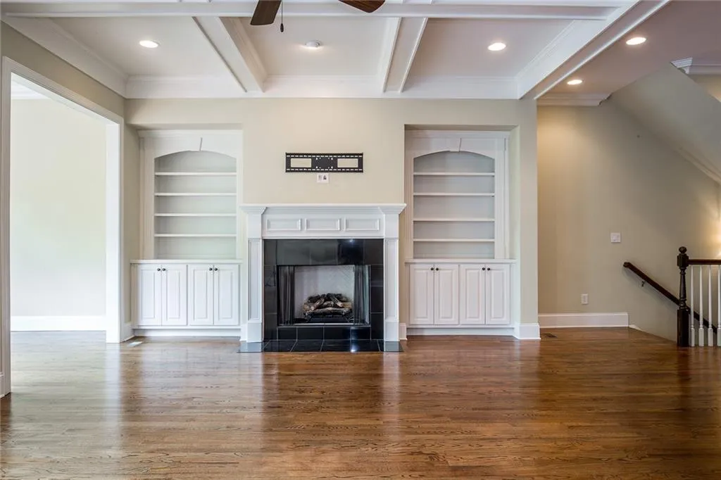 657 Lockton Place, Sandy Springs, Georgia 30342, 3 Bedrooms Bedrooms, ,3 BathroomsBathrooms,Residential,Sold,657 Lockton Place,6893973