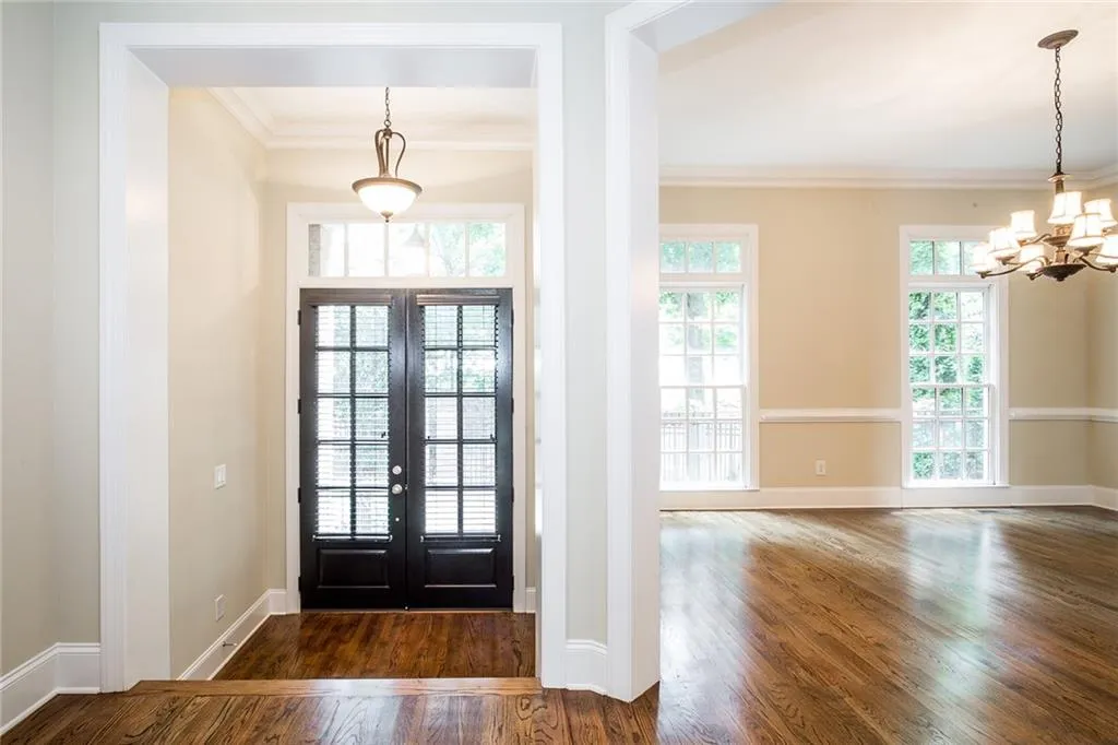 657 Lockton Place, Sandy Springs, Georgia 30342, 3 Bedrooms Bedrooms, ,3 BathroomsBathrooms,Residential,Sold,657 Lockton Place,6893973