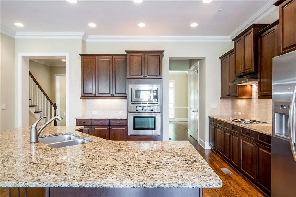 657 Lockton Place, Sandy Springs, Georgia 30342, 3 Bedrooms Bedrooms, ,3 BathroomsBathrooms,Residential,Sold,657 Lockton Place,6893973
