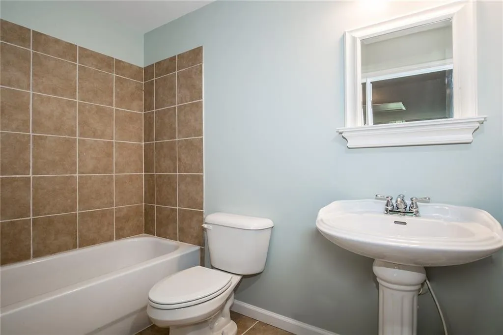 657 Lockton Place, Sandy Springs, Georgia 30342, 3 Bedrooms Bedrooms, ,3 BathroomsBathrooms,Residential,Sold,657 Lockton Place,6893973