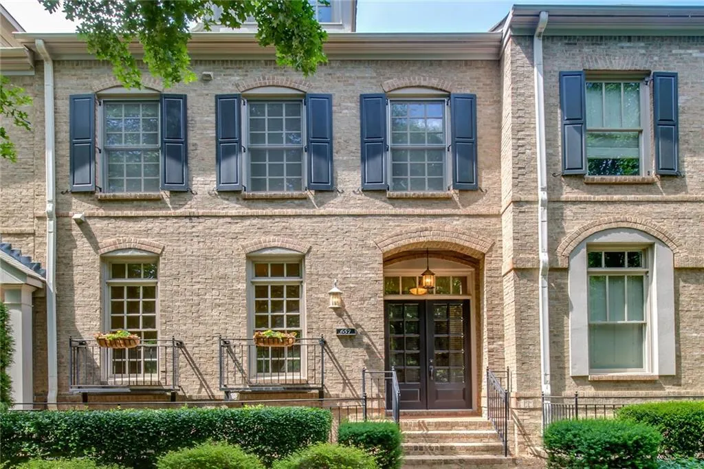 657 Lockton Place, Sandy Springs, Georgia 30342, 3 Bedrooms Bedrooms, ,3 BathroomsBathrooms,Residential,Sold,657 Lockton Place,6893973