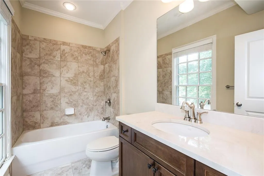 657 Lockton Place, Sandy Springs, Georgia 30342, 3 Bedrooms Bedrooms, ,3 BathroomsBathrooms,Residential,Sold,657 Lockton Place,6893973