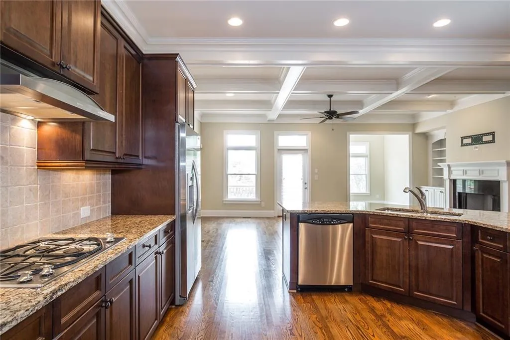 657 Lockton Place, Sandy Springs, Georgia 30342, 3 Bedrooms Bedrooms, ,3 BathroomsBathrooms,Residential,Sold,657 Lockton Place,6893973