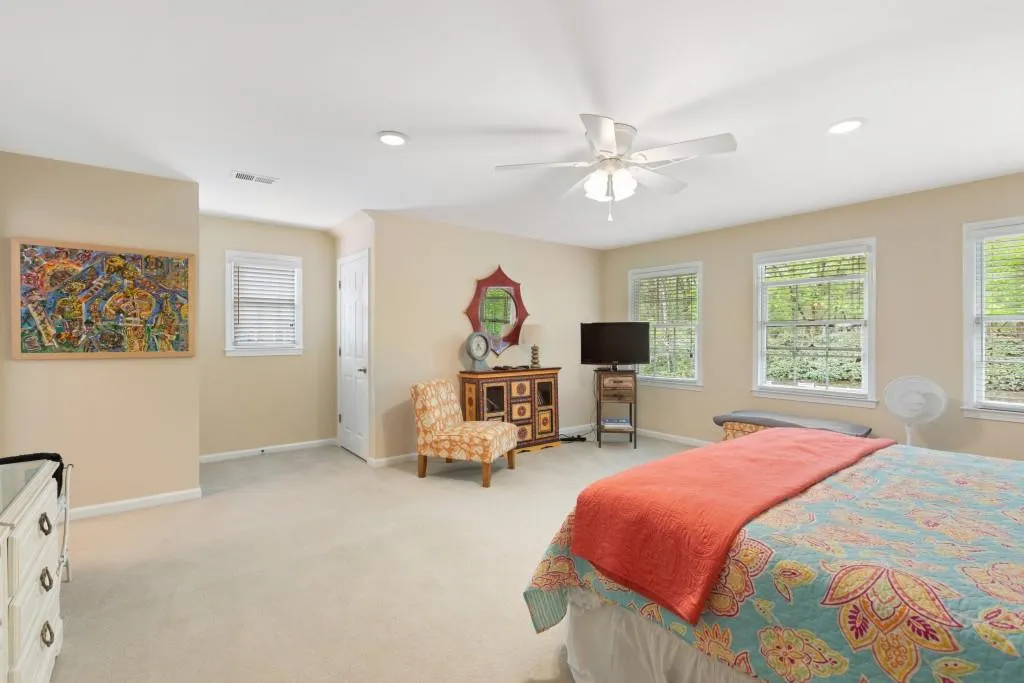 7800 Jett Ferry Road, Sandy Springs, Georgia 30350, 5 Bedrooms Bedrooms, ,3 BathroomsBathrooms,Residential,Sold,7800 Jett Ferry Road,7036885