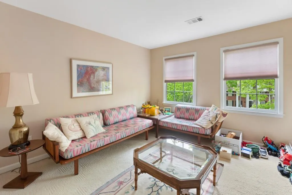 7800 Jett Ferry Road, Sandy Springs, Georgia 30350, 5 Bedrooms Bedrooms, ,3 BathroomsBathrooms,Residential,Sold,7800 Jett Ferry Road,7036885