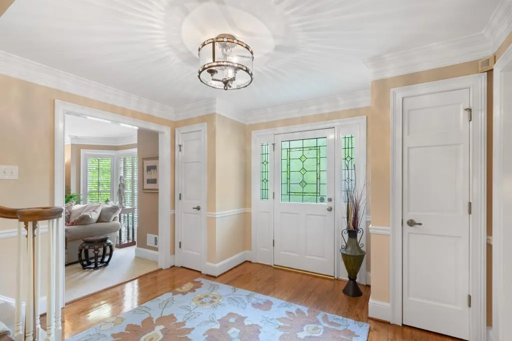 7800 Jett Ferry Road, Sandy Springs, Georgia 30350, 5 Bedrooms Bedrooms, ,3 BathroomsBathrooms,Residential,Sold,7800 Jett Ferry Road,7036885