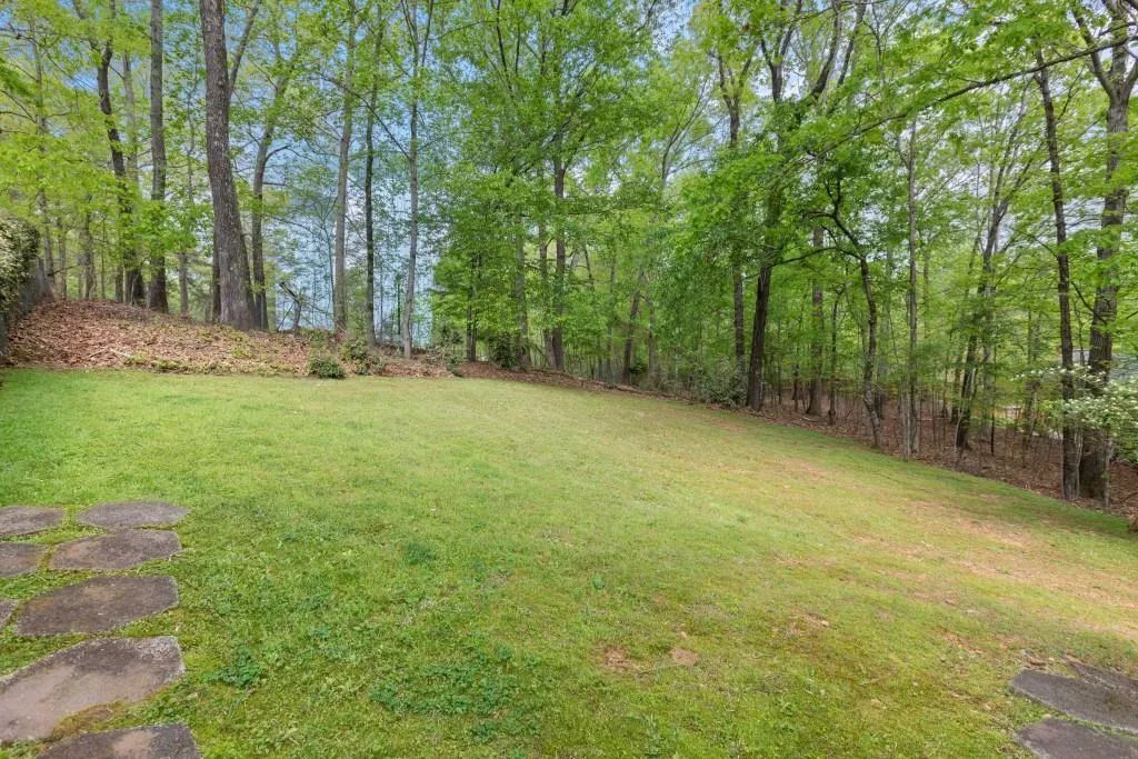 7800 Jett Ferry Road, Sandy Springs, Georgia 30350, 5 Bedrooms Bedrooms, ,3 BathroomsBathrooms,Residential,Sold,7800 Jett Ferry Road,7036885