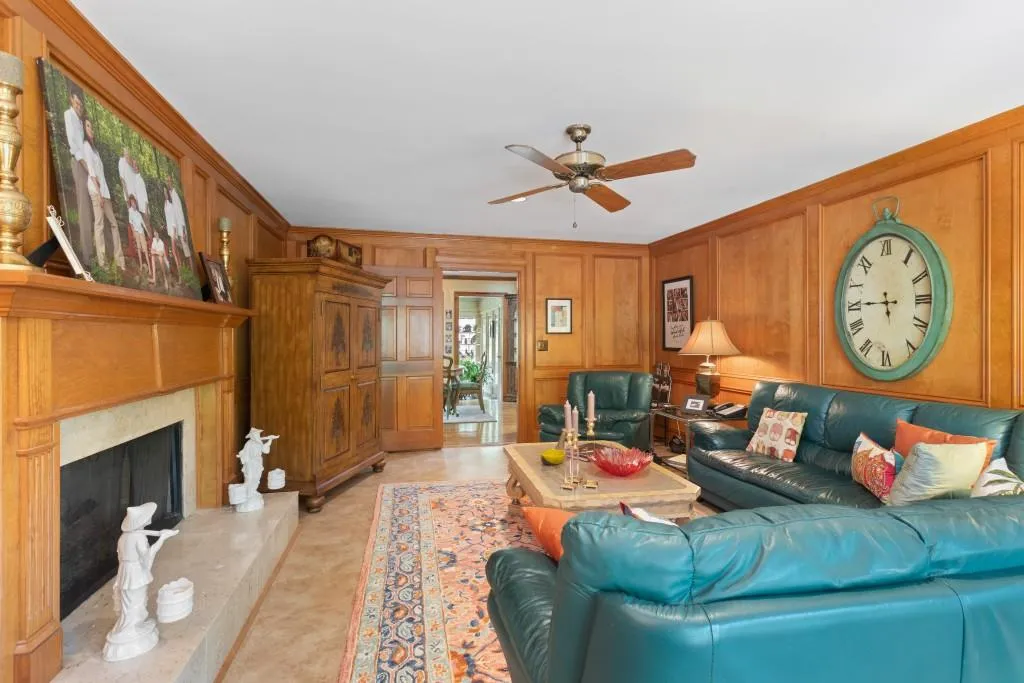 7800 Jett Ferry Road, Sandy Springs, Georgia 30350, 5 Bedrooms Bedrooms, ,3 BathroomsBathrooms,Residential,Sold,7800 Jett Ferry Road,7036885