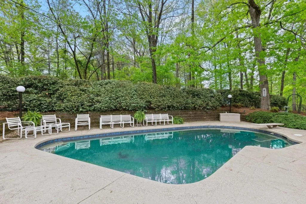 7800 Jett Ferry Road, Sandy Springs, Georgia 30350, 5 Bedrooms Bedrooms, ,3 BathroomsBathrooms,Residential,Sold,7800 Jett Ferry Road,7036885
