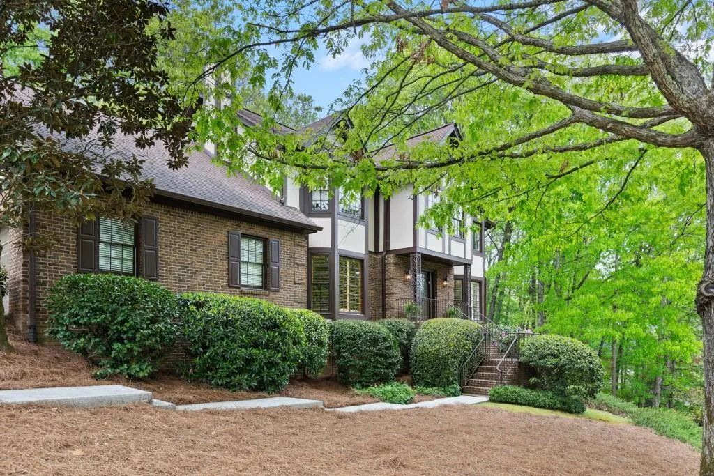 7800 Jett Ferry Road, Sandy Springs, Georgia 30350, 5 Bedrooms Bedrooms, ,3 BathroomsBathrooms,Residential,Sold,7800 Jett Ferry Road,7036885