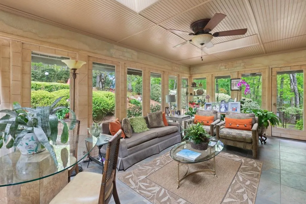 7800 Jett Ferry Road, Sandy Springs, Georgia 30350, 5 Bedrooms Bedrooms, ,3 BathroomsBathrooms,Residential,Sold,7800 Jett Ferry Road,7036885