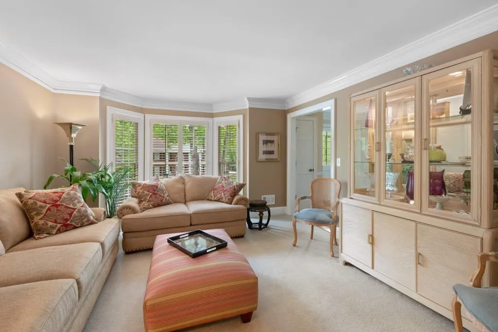 7800 Jett Ferry Road, Sandy Springs, Georgia 30350, 5 Bedrooms Bedrooms, ,3 BathroomsBathrooms,Residential,Sold,7800 Jett Ferry Road,7036885
